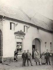 Gaststätte und Colonialwarenhandlung Syberichs, 1900